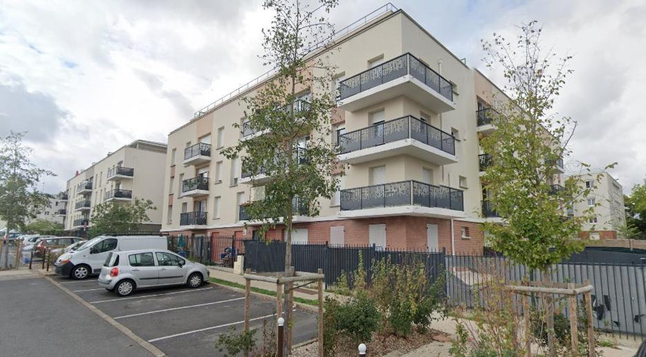 Disponible - Appartement Entier Neuf - 8Mn A Pied Rer C Paris, Parking Rue Gratuit, En Face Hopital D'Arpajon, Balcon Prive, Matelas Bultex 160X200, Ascenseur, Acces Pmr, Centre Ville A Pied Exterior foto